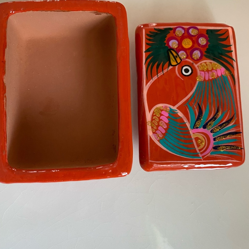 Hand painted pottery trinket box in shades of salmon, green black & gold - Picture 5 of 6